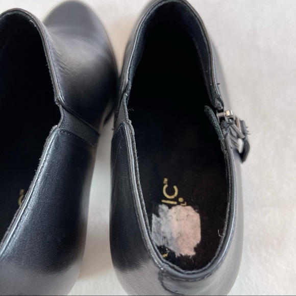 Vionic Orthaheel Taber Block Heel Booties - Picture 11 of 16